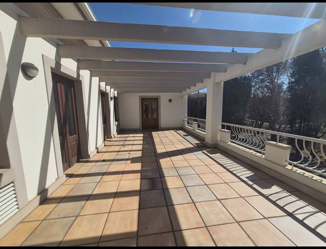 1,314M² OFFICE TO LET IN SANDTON CENTRAL